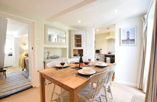 Westleton Cottage | SATIS COTTAGE, WESTLETON, pet friendly, with open fire in Westleton