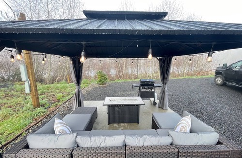 Elma Cabin | Satsop Riverfront Hot Tub