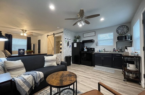 Johnson City Cottage | Sauceda Cottage at Wrenwood Ranch, King Bed