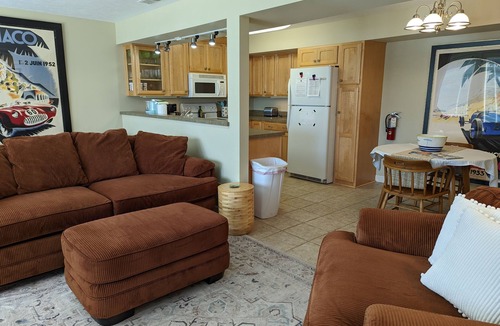 Saugatuck Condo | Saugatuck lakeside; 2BR, 2.5 Bath; 2 King beds; Dogs Welcome!
