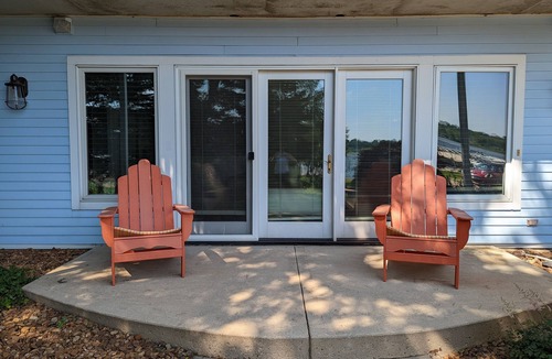 Saugatuck Condo | Saugatuck lakeside; 2BR, 2.5 Bath; 2 King beds; Dogs Welcome!