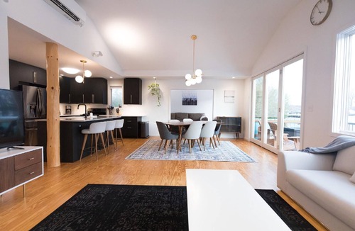 Saugerties South House | Saugerties Light House: Mid-Century Modern Waterfront Getaway