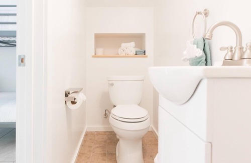 Saugerties South House | Saugerties Light House: Mid-Century Modern Waterfront Getaway