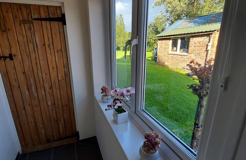 Chorlton-by-Backford Cottage | Saughall Mill Farm Cottage