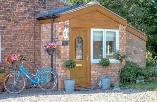 Chorlton-by-Backford Cottage | Saughall Mill Farm Cottage