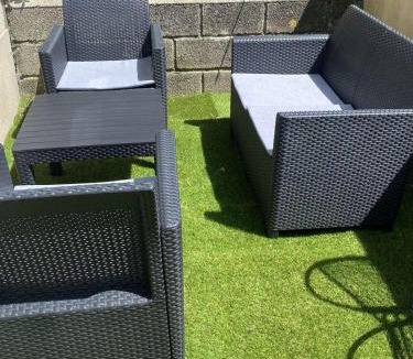 Le Portel Apartment | Sauna commun et Chambre privée à 50 m de la plage salle de bain et cuisine commune