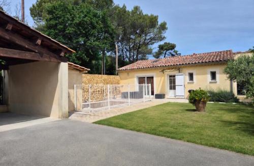 Piolenc House | Sauna et Spa, piscine chauffée, Gîte le Carrousel