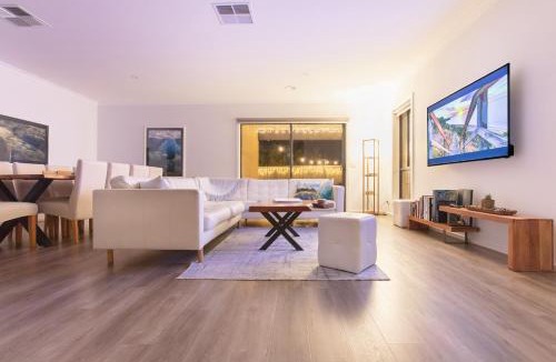 St Leonards House | Sauna, King Beds, Tranquility Base Fun Large Home