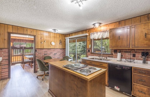 Idlewild Estates House | Sauna | Large Private Yard | Deck | Trailers OK | STR2025-061