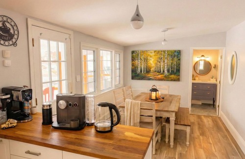 Winnipeg Beach Cabin | Sauna, Pizza Oven, BBQ, Easy Lake Access & Parking for Trucks & Trailers