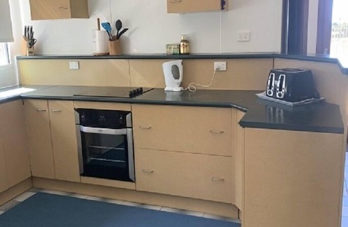 Saunders Beach House | Saunders Beach Shack - on the beach