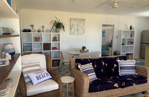 Saunders Beach House | Saunders Beach Shack - on the beach