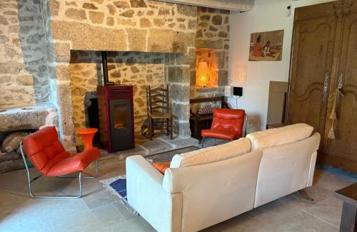 Entraygues-sur-Truyere House | Saures
