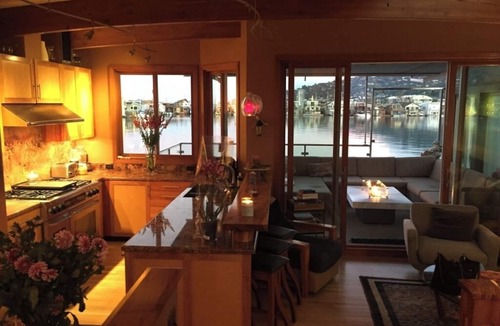 Marin City Boat Rental | Sausalito Luxury Floating Home