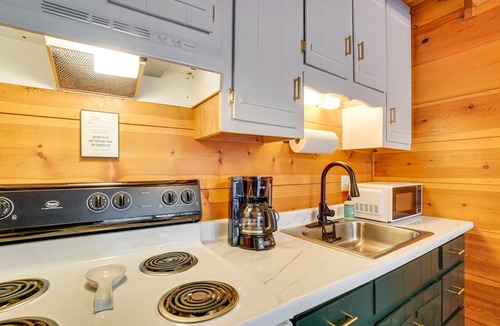 Sautee Nacoochee Cabin | Sautee Nacoochee Mtn Paradise w/Spacious Deck!