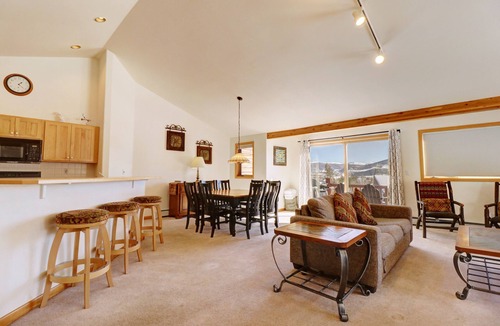 Wildernest Condo | Sauterne Sanctuary 3br 3ba 3 Bedroom Home by RedAwning