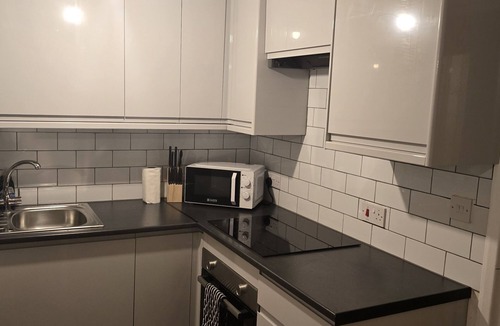 Watford Apartment | SAV 1 Bed Flat Near Watford Town