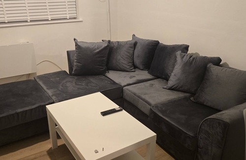 Watford Apartment | SAV 1 Bed Flat Near Watford Town