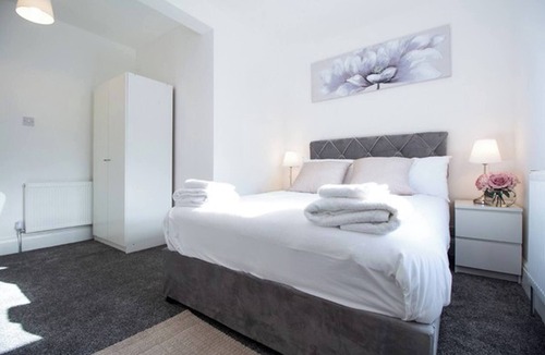 Marlborough Apartment | SAV | 4 Bed Town House | Harrow