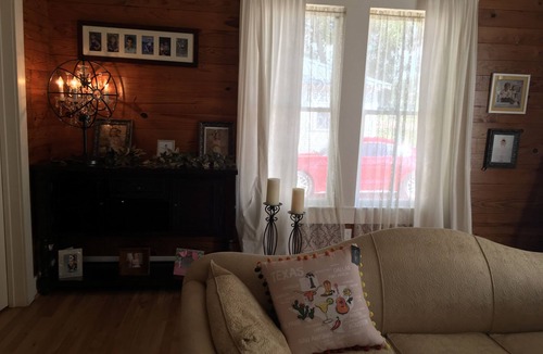 Carmine Bed & Breakfast | Savanna Room