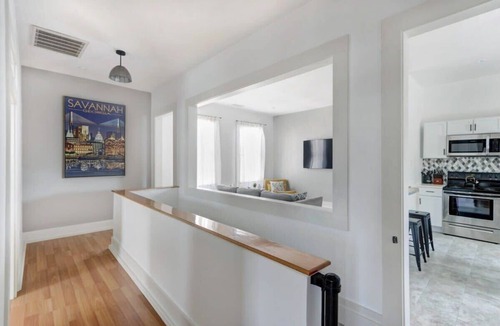 Thomas Square Apartment | Savannah Digs - Modern | Stylish | Convenient