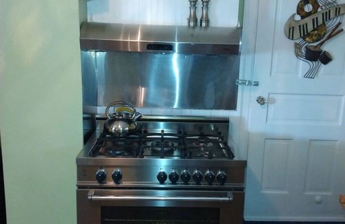 Pennsauken House | Savannah East (5 minute dr to Center City Phila, sleeps 22,compli prkg 8 cars)