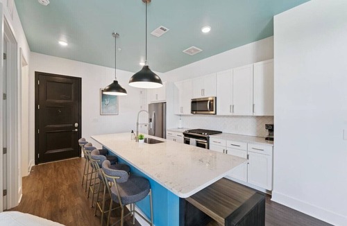 Yamacraw Village Apartment | Savannah Gem | 2BR Apt Stay w/Pool & River Views