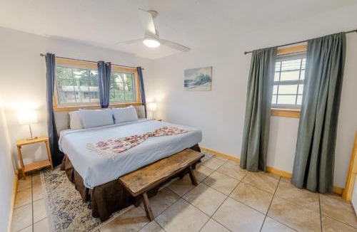 Garden City House | Savannah Getaway with Private Pool, Porch & Deck