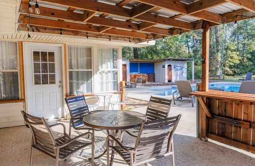 Garden City House | Savannah Getaway with Private Pool, Porch & Deck