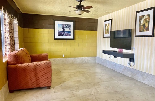 Garden City Hotel | Savannah Inn and Suites