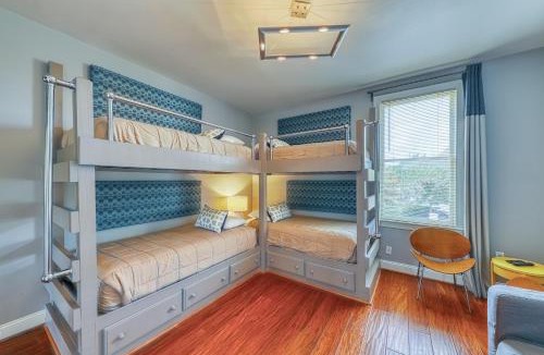Old West Broad Neighborhood House | Savannah Lez Frederick