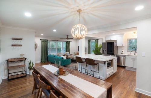 Savannah House | Savannah Lux -Htd Pool, Ht Tub, Mini Golf, Firepit
