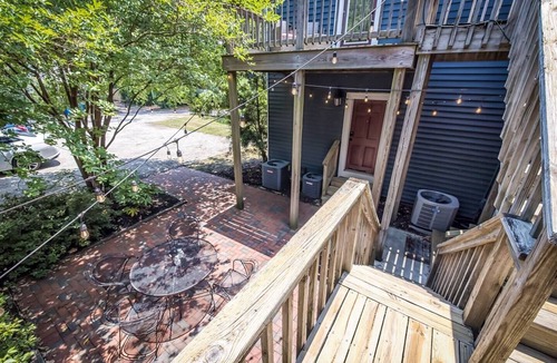 Wilmington Historic District Condo | Savannah Suite on Front