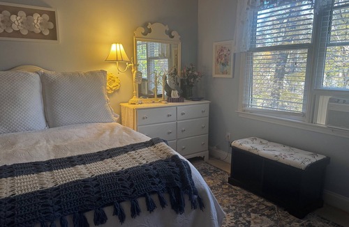 Kennesaw House | Savannah Suite