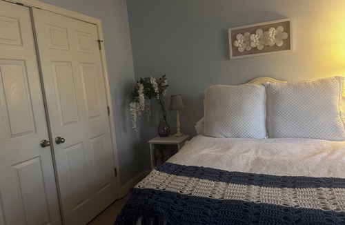 Kennesaw House | Savannah Suite