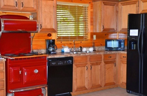 Hemlock Hills Cabin | SAVE 10% ALL MAY RESERVATIONS! Book now! :)