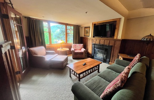 Lake Placid Resort | SAVE 30% OFF WHEN YOU BOOK @ WHITEFACE LODGE RESORT. AVAIL April 10-12th.