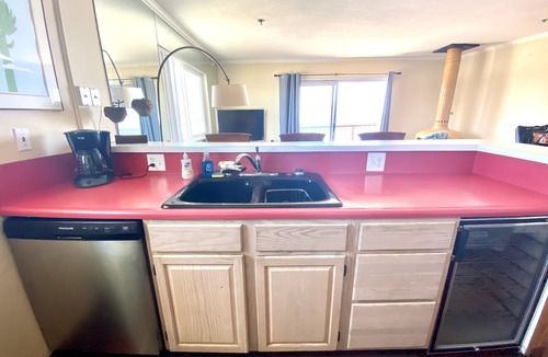 Ocean Beach Condo | SAVE on this Rarely Available Oceanfront Penthouse - 21 day minimum