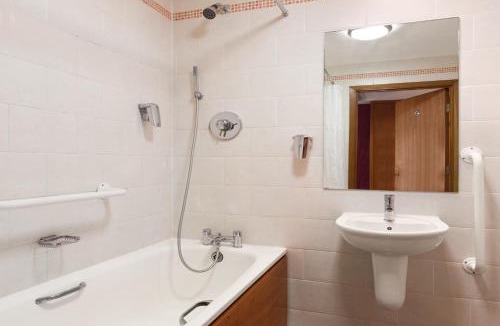 South Ruislip Hotel | Savera Hotel South Ruislip