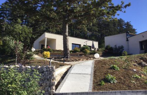 Savigny-les-Beaune Villa | Savigny view