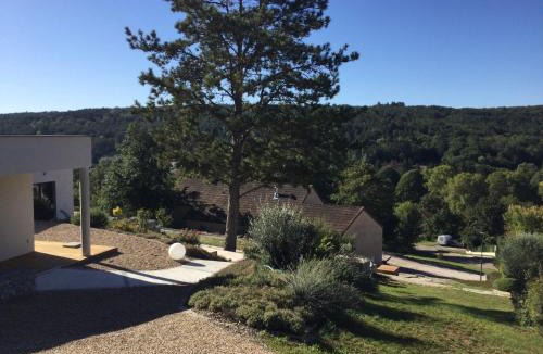 Savigny-les-Beaune Villa | Savigny view