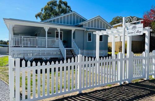 Stanthorpe House | Savina Cottage