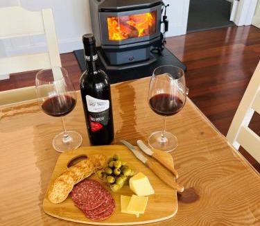 Stanthorpe House | Savina Cottage