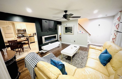 Mastic Beach House | Savvy Beach Stay