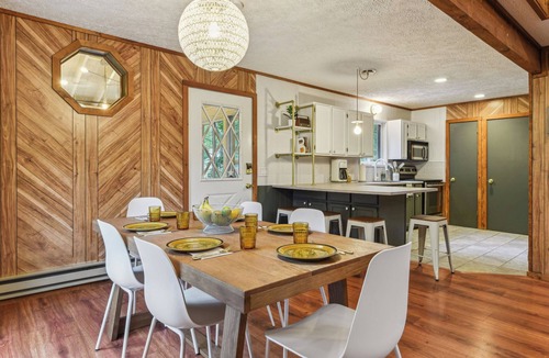 Bushkill Ski Chalet | Saw Creek Chalet Indoor Pools Firepit Deck Gas Grill By Bushkill Falls