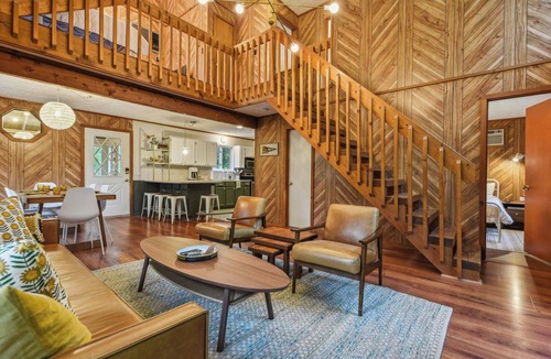 Bushkill Ski Chalet | Saw Creek Chalet Indoor Pools Firepit Deck Gas Grill By Bushkill Falls