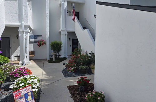 Sawgrass Condo | Sawgrass CC Oceanfront Community, Golf Cart to beach, 5 beds, dog on beach