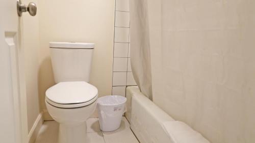 Hennessey Hotel | Sawmill Lodges Motel
