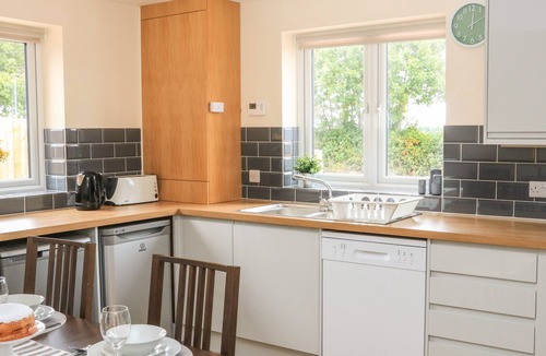 Dawlish Cottage | Sawtons Cottage 2