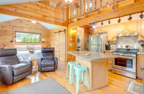 Skyland House | ‘Sawyer’s Cabin’ w/Hot Tub in Blue Ridge Mtns!